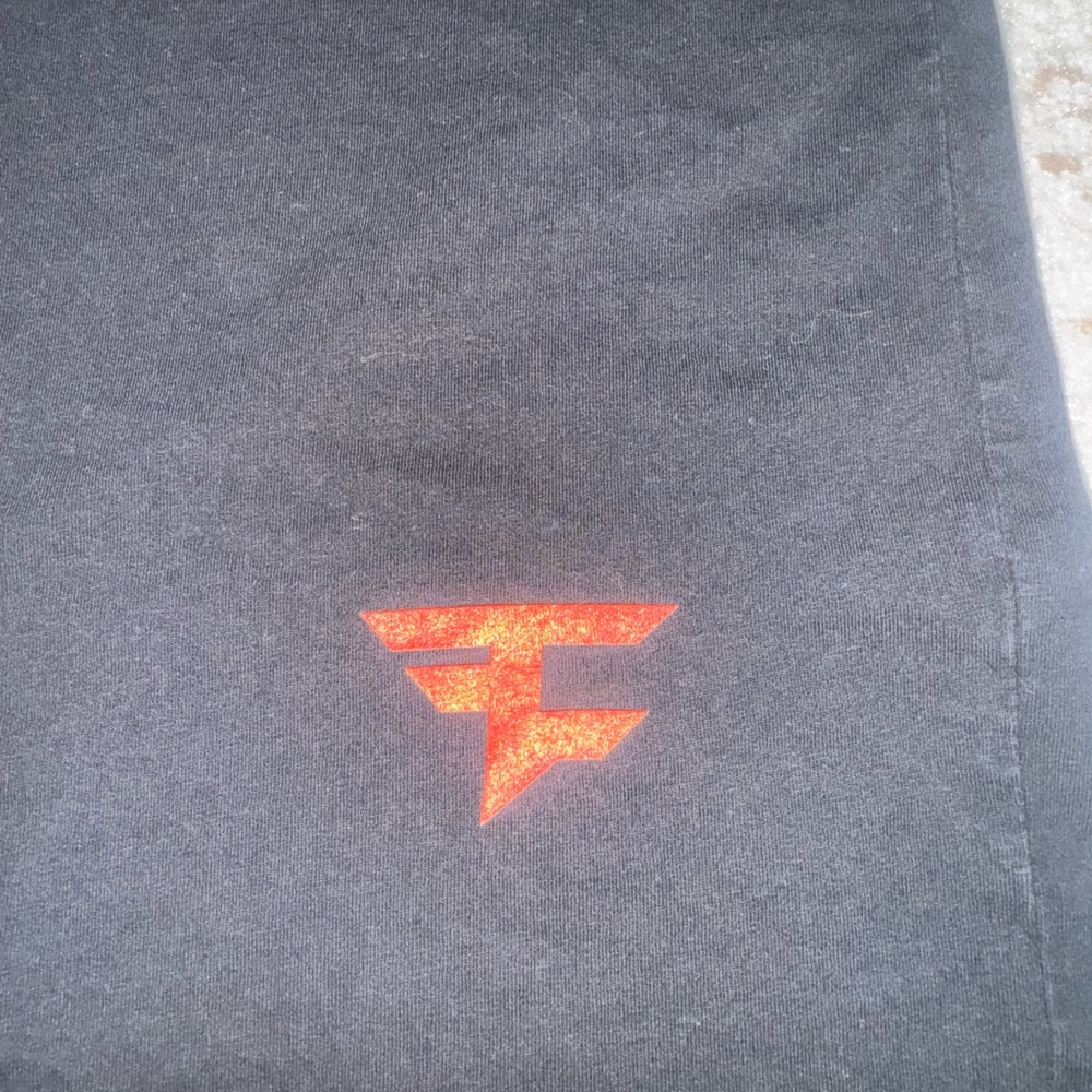 Limited Faze Rug Tee - Picture 4 of 5